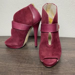 Women’s Michael Kors Guiliana Suede peep toe bootie,   Size 5 burgundy/ gold